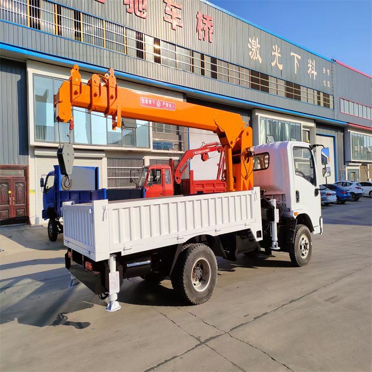 浑源县三轮随车吊定制 农用改装机自备吊中瑞长期出售